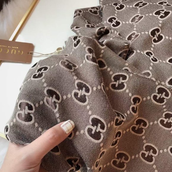 💎✨AUTHENTIC✨💎Gucci scarf - Picture 7 of 7